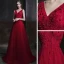 Élégant Bordeaux Robe De Soirée 2020 Empire V-Cou Sans Manches Perlage Paillettes Longue Volants Dos Nu Robe De Ceremonie