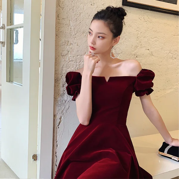 Vintage / Retro Burgundy Velour Homecoming Graduation Dresses 2020 A-Line / Princess Square Neckline Puffy Short Sleeve Tea-length Ruffle Backless Formal Dresses