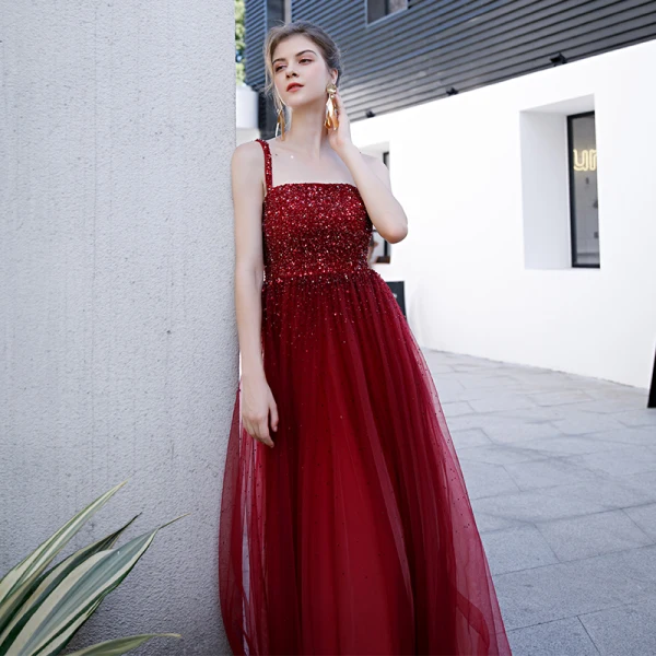 Haut de Gamme Bordeaux Dansant Robe De Bal 2020 Princesse épaules Sans Manches Paillettes Perlage Longue Volants Dos Nu Robe De Ceremonie