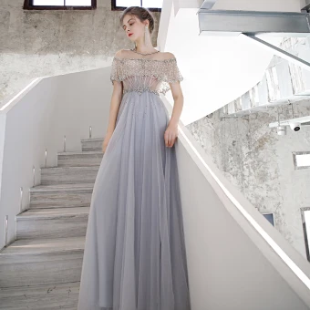 Haut De Gamme Bleu Ciel Transparentes Dansant Robe De Bal 2020 Princesse Encolure Dégagée Manches Courtes Perlage Paillettes Train De Balayage Volants Robe De Ceremonie