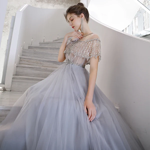 Haut de Gamme Bleu Ciel Transparentes Dansant Robe De Bal 2020 Princesse Encolure Dégagée Manches Courtes Perlage Paillettes Train De Balayage Volants Robe De Ceremonie