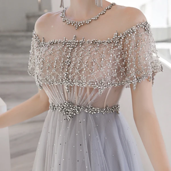 Haut de Gamme Bleu Ciel Transparentes Dansant Robe De Bal 2020 Princesse Encolure Dégagée Manches Courtes Perlage Paillettes Train De Balayage Volants Robe De Ceremonie