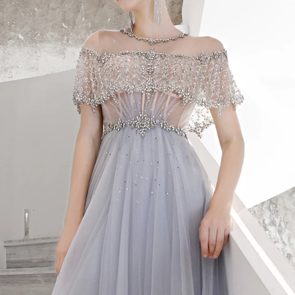 Haut de Gamme Bleu Ciel Transparentes Dansant Robe De Bal 2020 Princesse Encolure Dégagée Manches Courtes Perlage Paillettes Train De Balayage Volants Robe De Ceremonie