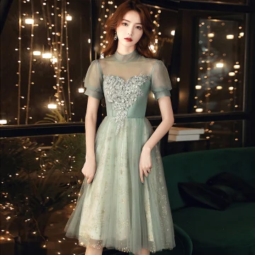 Vintage Originale Vert Cendré De Retour Robe De Graduation 2020 Princesse Transparentes Col Haut Manches Courtes Appliques En Dentelle Perlage Thé Longueur Volants Dos Nu Robe De Ceremonie