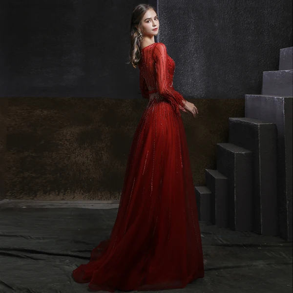 Meilleur Bordeaux Transparentes Robe De Soirée 2020 Princesse Encolure Dégagée Manches Longues Ceinture Plumes Perlage Paillettes Train De Balayage Volants Dos Nu Robe De Ceremonie
