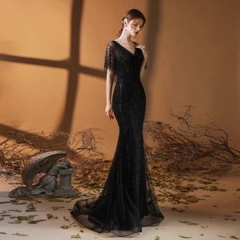 Haut De Gamme Noire Robe De Soirée 2020 Trompette Sirène V Cou Manches Courtes Paillettes Fait Main Perlage Train De Balayage Robe De Ceremonie