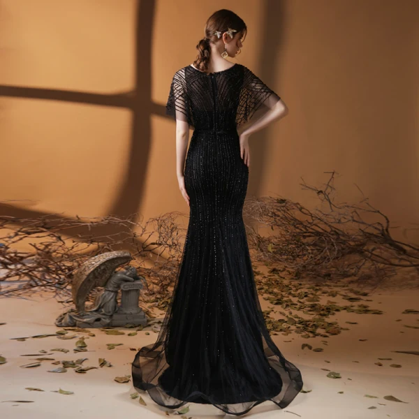 Haut de Gamme Noire Robe De Soirée 2020 Trompette / Sirène V-Cou Manches Courtes Paillettes Fait main Perlage Train De Balayage Robe De Ceremonie