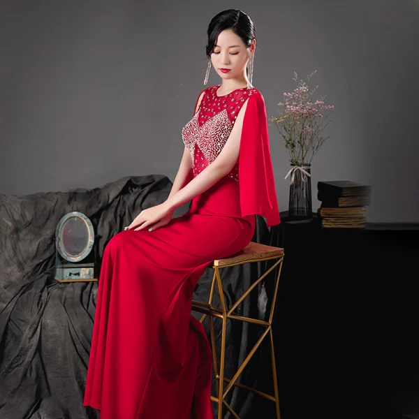 Mode Rouge Transparentes Robe De Soirée 2020 Trompette / Sirène Encolure Dégagée Sans Manches Perlage Perle Longue Robe De Ceremonie