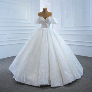 Magnífico Blanco Boda Vestidos De Novia 2020 Ball Gown Fuera Del Hombro Manga Corta Sin Espalda Apliques Con Encaje Rebordear Lentejuelas Largos Ruffle