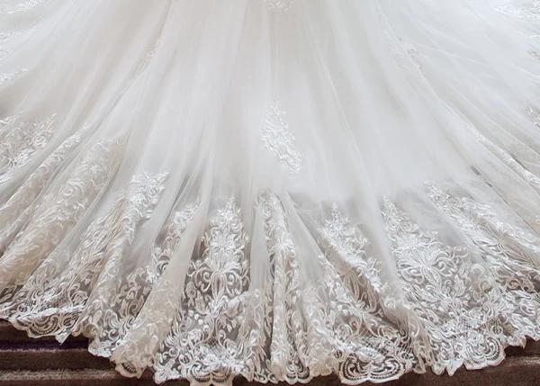 Elegant Ivory Wedding Dresses 2017 A-Line / Princess V-Neck Long Sleeve Backless Appliques Lace Beading Pearl
