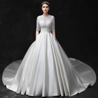 Simple Ivoire Robe De Mariée 2017 Encolure Dégagée 1 2 Manches Épaules Perlage Satin Mariage Dos Nu Robe Boule Cathedral Train