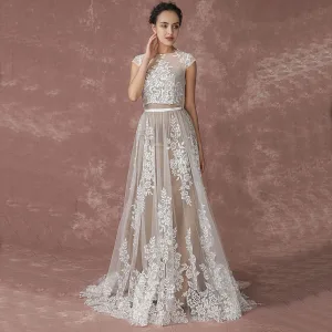 Romantique Plage Champagne Robe De Mariée 2017 Princesse Manches Courtes Encolure Dégagée Appliques En Dentelle Train De Balayage