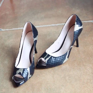 Moderne Mode Noire 2018 7 Cm Talons Hauts Peep Toes Bout Ouvert Désinvolte Bureau Motif Peau De Serpent Escarpins Talons Aiguilles Chaussures Femmes