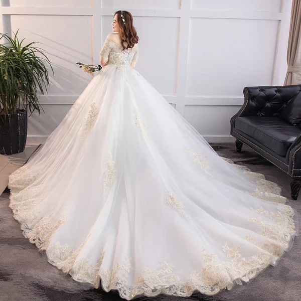 Unique Blanche Grande Taille Robe De Mariée 2019 Princesse Chapel Train En Dentelle Manches Courtes Appliques Bustier Dos Nu Église Mariage