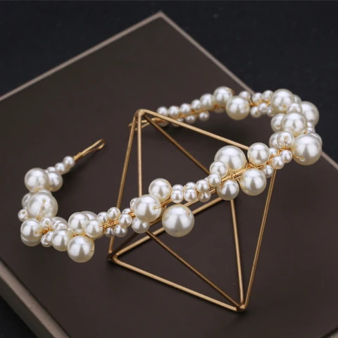 Encantador Clásico Elegantes Marfil Hecho a mano 2019 Rebordear Perla Fiesta Noche Tocados Boda Accesorios