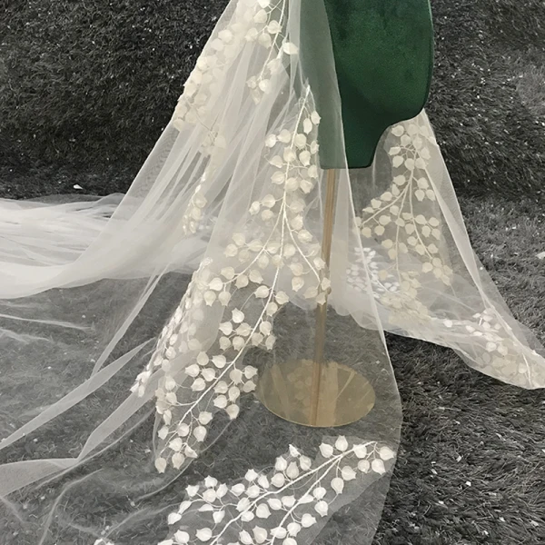 Chic / Belle Blanche Voile De Mariée 2020 Tulle Appliques Chapel Train Mariage Accessorize