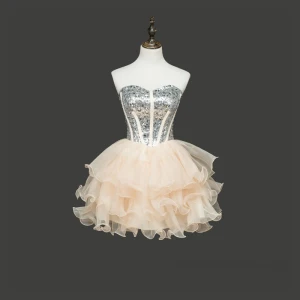 Fine Champagne Cocktailkjoler 2017 Prinsesse Tyll Ryggløse Beading Rhinestone Fest Formelle Kjoler