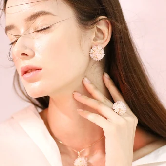 Chic Beautiful Gold Flower Rhinestone Flower Ring Alloy Holiday Pageant Rings 2019 Accessories