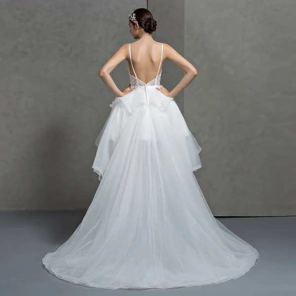Romantisk Vit Spaghettiband Bröllopsklänningar Prinsessa Ärmlös 2017 Halterneck Asymmetrisk Ruffle Organza