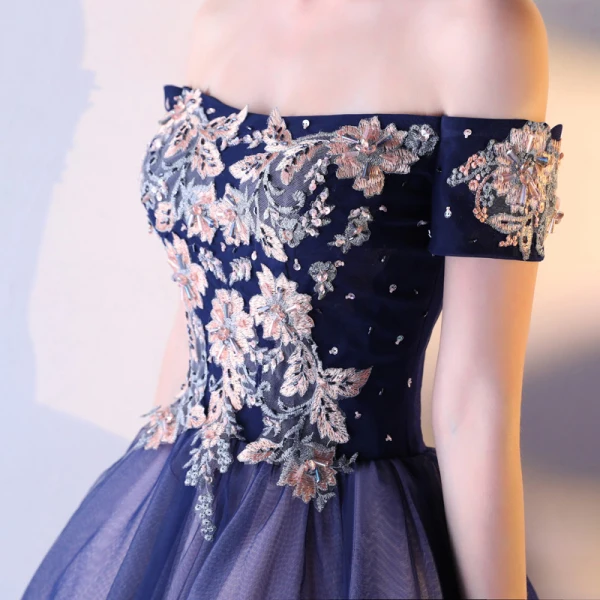 Schöne Marineblau Abiballkleider 2017 Spitze Bandeau Applikationen Rückenfreies Stickerei Charmeuse Heimkehr Partykleider