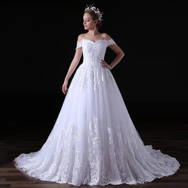 Elegant Hvit Brudekjoler 2017 Prinsesse Av Skulderen Kjæreste Ryggløse Appliques Blonder Paljetter Buste Tyll Chapel Train