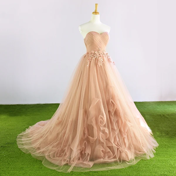 Elegant Champagne Ballkjoler 2017 Prinsesse Kjæreste Uten Ermer Ryggløse Appliques Blonder Plissert Tyll Formelle Kjoler Chapel Train