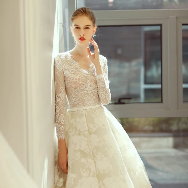 Élégant Ivoire Robe De Mariée 2018 Princesse V-Cou Perlage Ceinture Volants Chapel Train