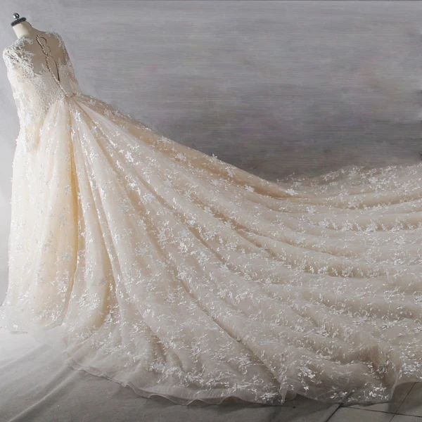 Stijlvolle Luxe Ivoor Cathedral Train Huwelijk 2018 Lange Mouwen U-hals Tule Lace-up Appliques Ruglooze Kralen Parel Handgemaakt Baljurk Trouwjurken