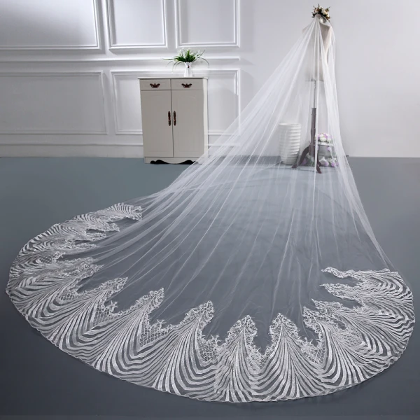 Chic / Belle Cathedral Train Blanche Mariage Tulle Appliques Voile De Mariée 2018