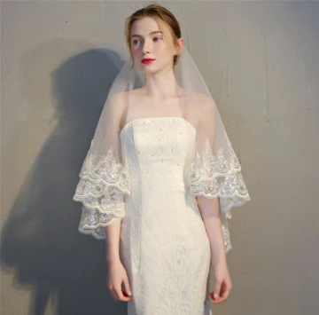 Klassieke Elegante Witte Huwelijk 2018 Tule Appliques Kralen Pailletten Bruidssluier
