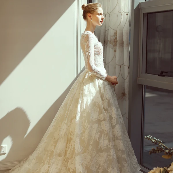 Élégant Ivoire Robe De Mariée 2018 Princesse V-Cou Perlage Ceinture Volants Chapel Train