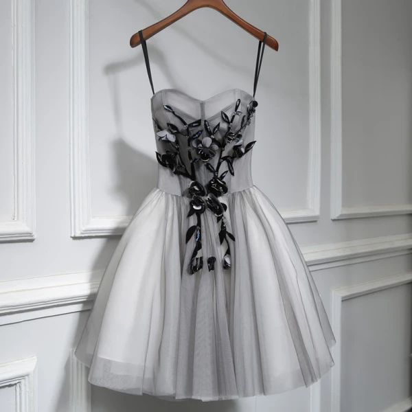 Chic / Beautiful Grey Short Graduation Dresses 2018 A-Line / Princess Tulle Appliques Backless Beading Strapless Homecoming Formal Dresses