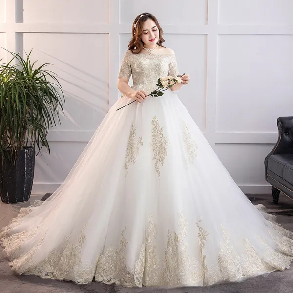 Unique Blanche Grande Taille Robe De Mariee 2019 Princesse Chapel Train En Dentelle Manches Courtes Appliques Bustier Dos Nu Eglise Mariage
