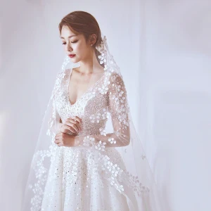 Chic Beautiful White Wedding Veils 2020 Tulle Appliques Chapel Train Wedding Accessories