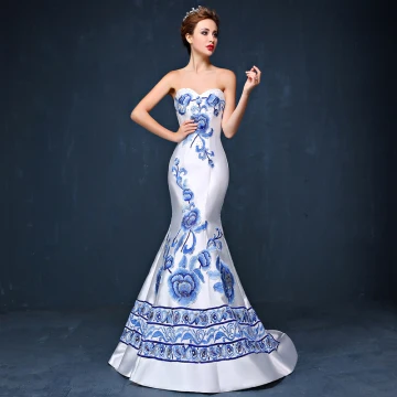 Moderne Mode Style Chinois Blanche Tribunal Train Robe De Soirée 2018 Trompette Sirène Charmeuse Appliques Perlage Brodé Faux Diamant Soirée Robe De Ceremonie