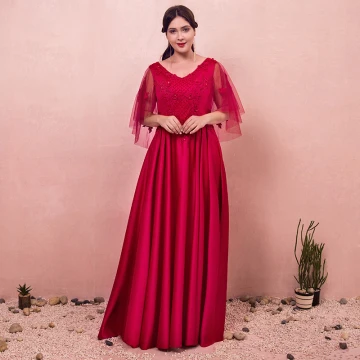 Snygga Fina Röd Extra Stor Storlek Aftonklänningar 2018 Prinsessa Snörning V Hals Appliqués Halterneck Beading Afton Balklänningar