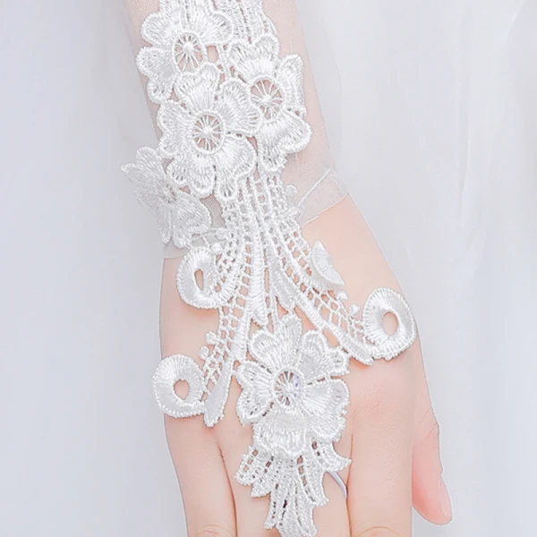 Chic / Belle Ivoire Mariage 2018 Tulle Lacer Fleur Appliques Bijoux Mariage