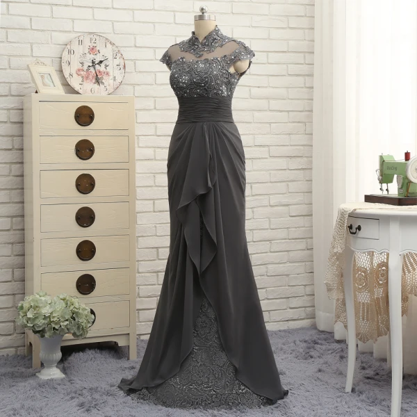 Luxus Grå Havfrue Kjoler Til Brudens Mor 2019 Blonde Organza Håndlavet Halterneck Beading Høj Hals Applikationsbroderi Pailletter Kirke Feje tog Kjoler Til Bryllup
