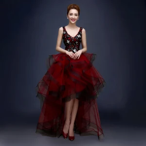 Chic Belle 2017 Bordeaux Robe De Fete V Cou Dentelle Fait Main Appliques Dos Nu Faux Diamant Princesse Robe De Cocktail