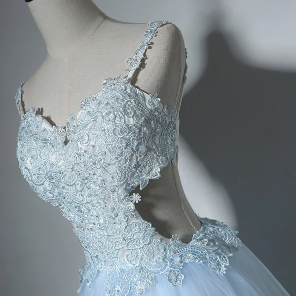 Snygga / Fina Himmelsblå Aftonklänningar 2017 Prinsessa Spets V-Hals Appliqués Halterneck Broderade Afton Balklänningar