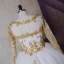 Scintillantes Blanche Doré Robe De Mariée 2017 Encolure Dégagée épaules Manches Longues Appliques En Dentelle Paillettes Robe Boule Royal Train