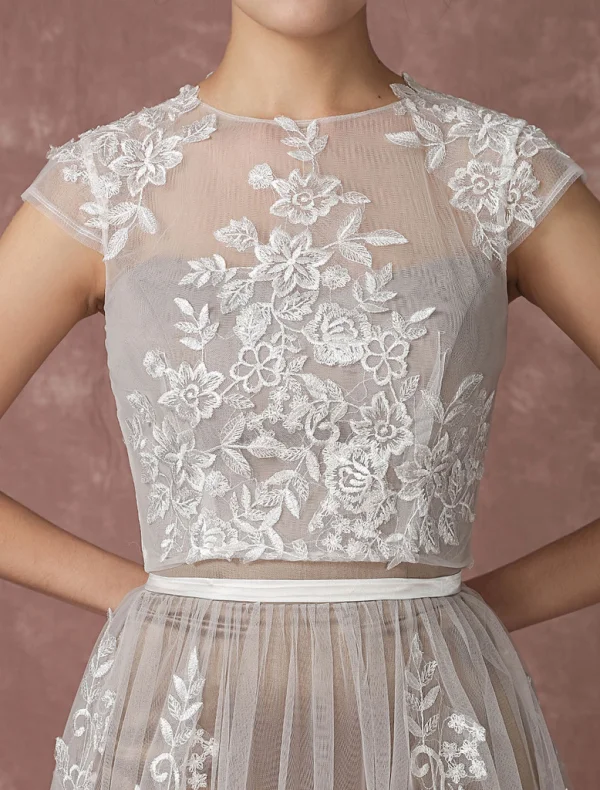 Romantique Plage Champagne Robe De Mariée 2017 Princesse Manches Courtes Encolure Dégagée Appliques En Dentelle Train De Balayage