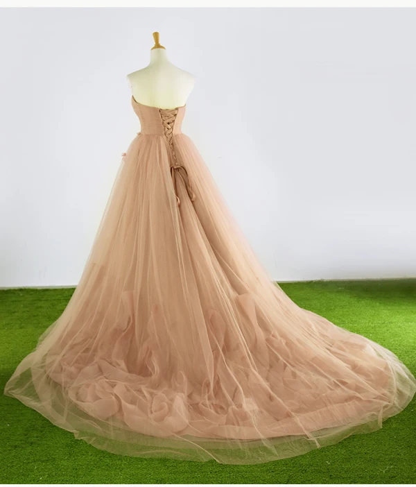 Elegant Champagne Ballkjoler 2017 Prinsesse Kjæreste Uten Ermer Ryggløse Appliques Blonder Plissert Tyll Formelle Kjoler Chapel Train