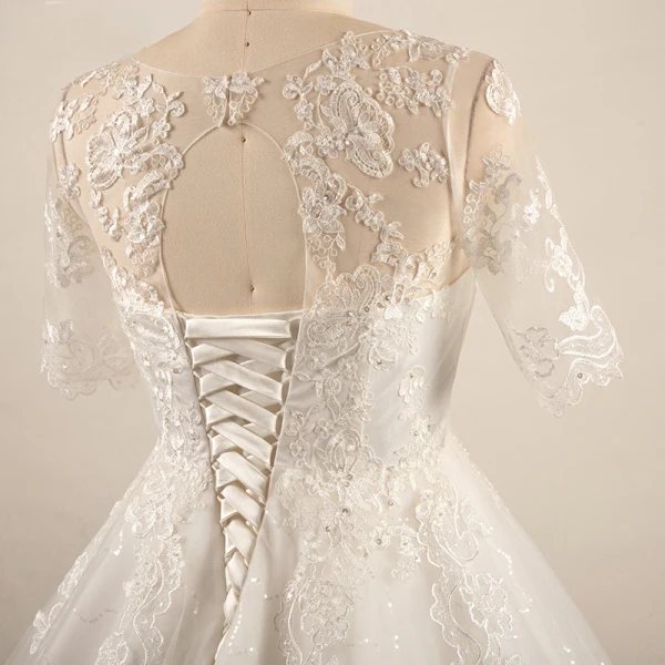 Luxury / Gorgeous Ivory 2018 Wedding Crossed Straps Lace Tulle U-Neck 1/2 Sleeves Appliques Backless Beading Summer Ball Gown Wedding Dresses