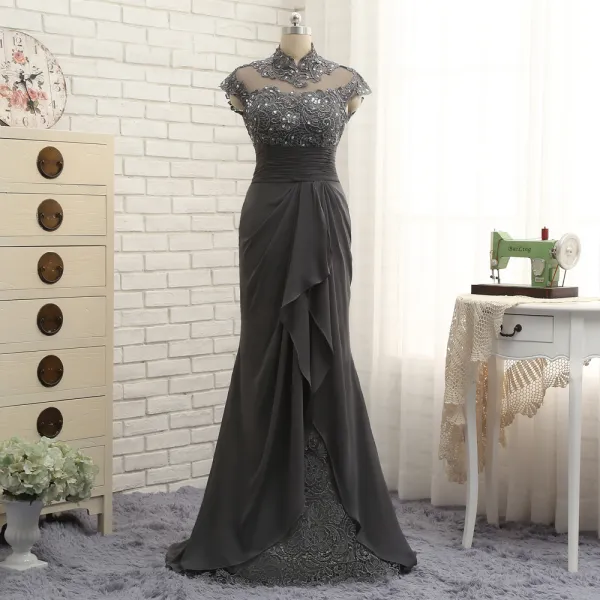 Luxury / Gorgeous Grey Trumpet / Mermaid Mother Of The Bride Dresses 2019 Lace Organza Handmade  Backless Beading High Neck Appliques Sequins Church Sweep Train Wedding Party Dresses