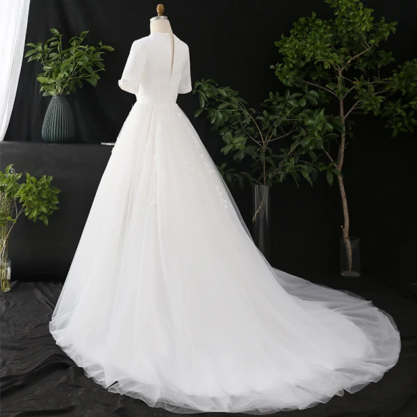 Simple Blanche Grande Taille Robe De Mariée 2020 Princesse Manches Courtes V-Cou Couleur Unie Dentelle Fait main Appliques Brodé Chapel Train Mariage