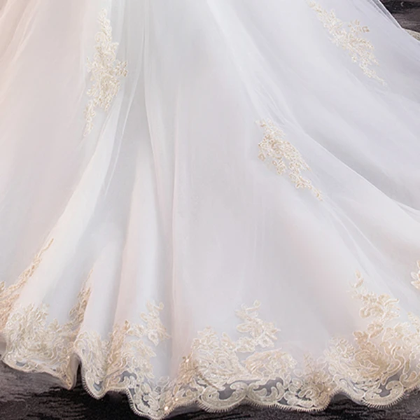 Unique Blanche Grande Taille Robe De Mariée 2019 Princesse Chapel Train En Dentelle Manches Courtes Appliques Bustier Dos Nu Église Mariage