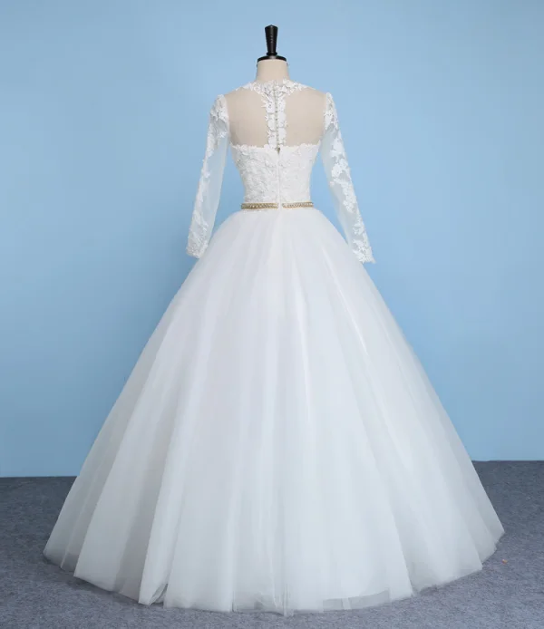 Elegant White Ball Gown Wedding Dresses 2017 Scoop Neck Long Sleeve Appliques Lace Beading Pearl Metal Sash Floor-Length / Long