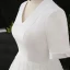 Simple Blanche Grande Taille Robe De Mariée 2020 Princesse Manches Courtes V-Cou Couleur Unie Dentelle Fait main Appliques Brodé Chapel Train Mariage