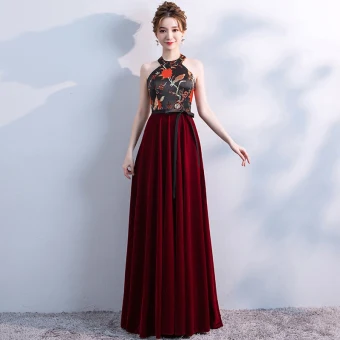 Snygga Fina Burgundy Aftonklänningar 2017 Hög Hals Prinsessa Burgundy Halterneck Broderade Polyester Afton Formella Klänningar